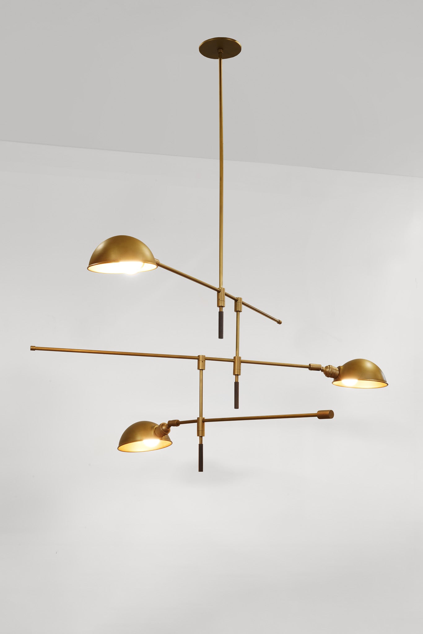 AtlasChandelier_honeybrass_202