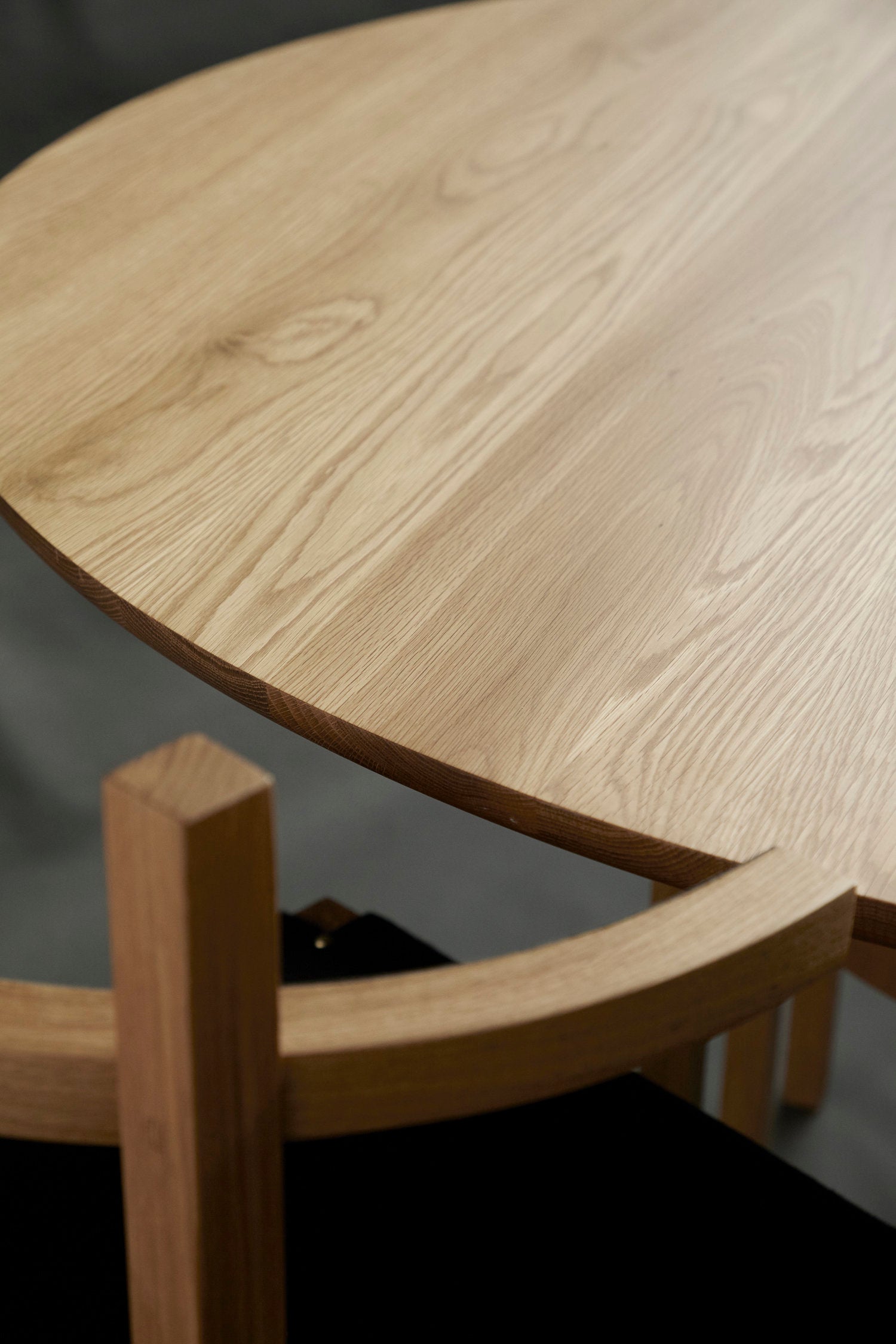 SOREN Dining Table – Coil + Drift