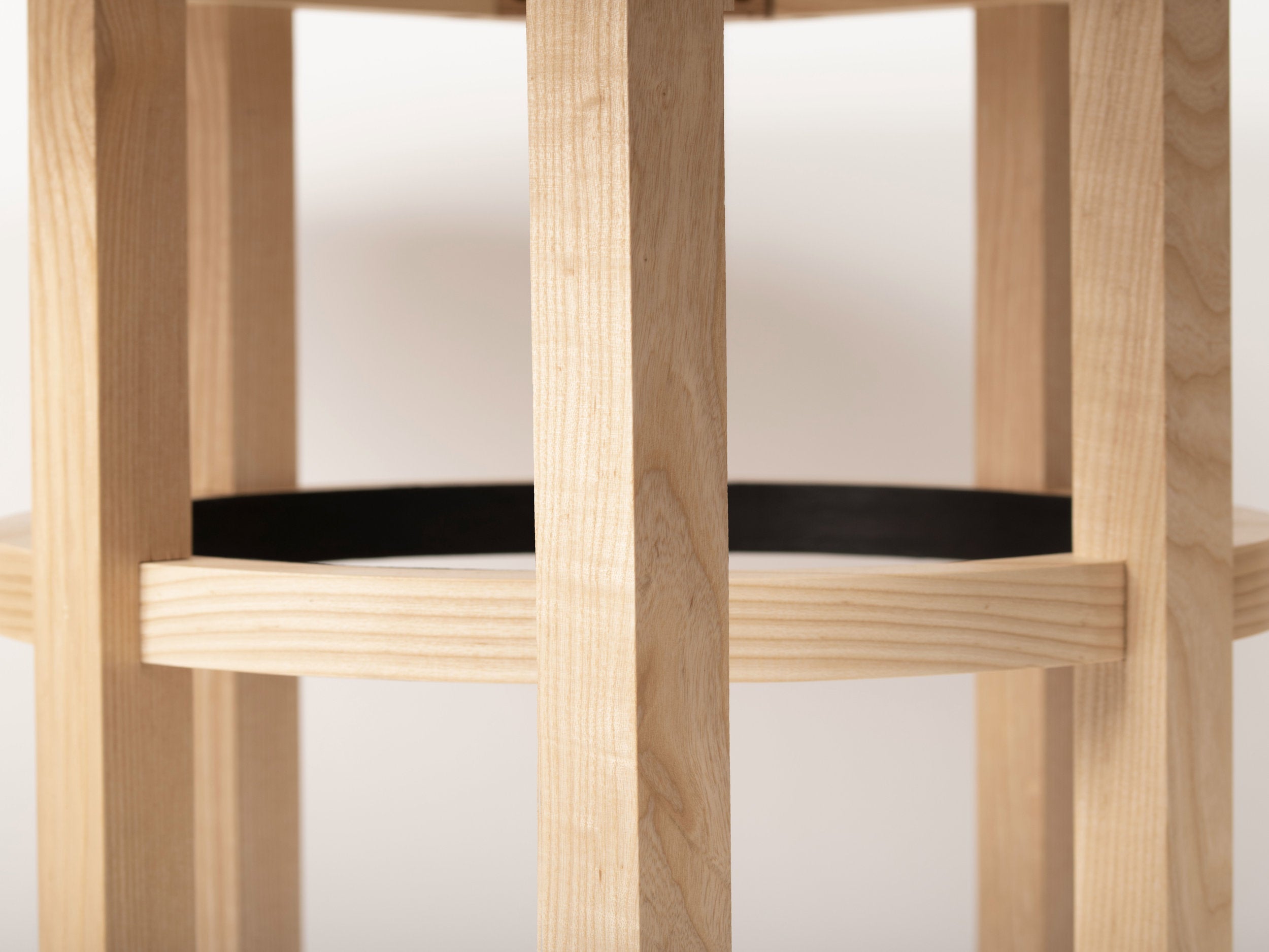 SOREN Dining Table – Coil + Drift